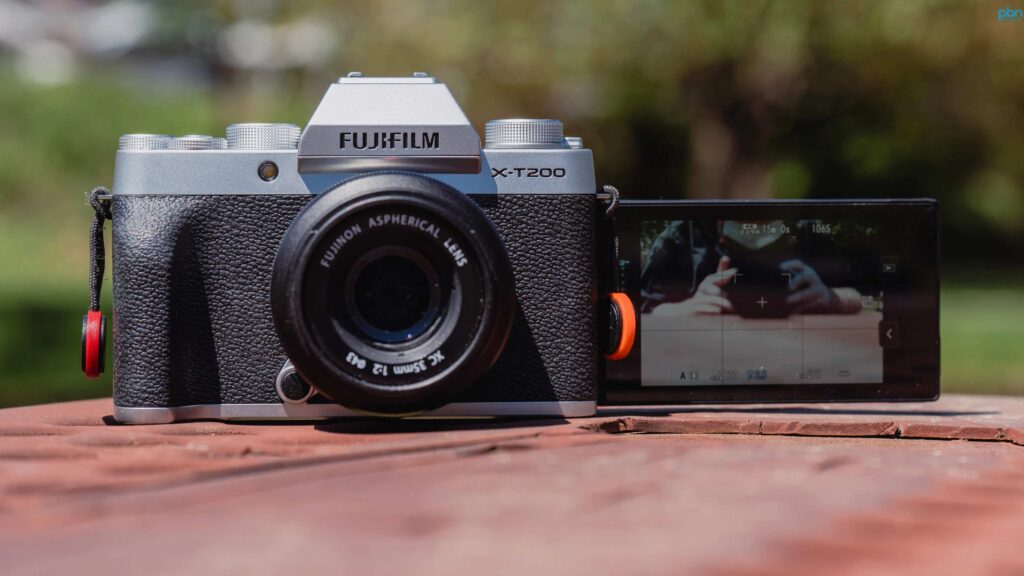 Fujifilm X-T200 - máy ảnh lấy liền cực nhanh